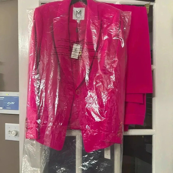 Milly Nicola Cady Blazer and Cady Pants
NWT


8130 - Picture 6 of 8